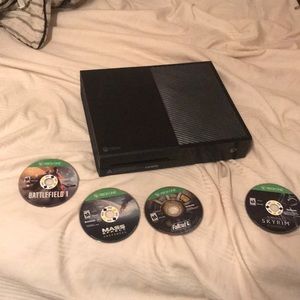 Xbox 1 $250 (price negotiable)